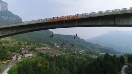 China acoge el Campeonato Internacional de Cuerda de Rescate en la Montaña Jinfo