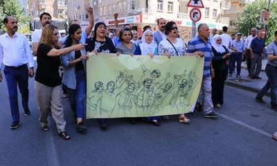 Kayyum eylemleri 20’nci gününde sürüyor: Gezi aileleri Diyarbakır’da