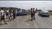 Report TV -Përplasen dy makina në autostradën Lushnje- Golem, dy të plagosur