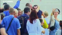 Emotional scenes as Ukraine president welcomes home freed prisoners