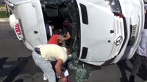 Diyarbakır'da otomobil ile yolcu minibüsü çarpıştı: 11 yaralı