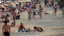 Dedektörle plajda arama yapan turistten ilginç savunma