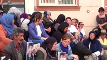 Cumhuriyet Kadınları Derneği'nden eylem yapan ailelere destek ziyareti