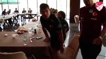 Emre Belözoğlu'na sürpriz doğum günü kutlaması