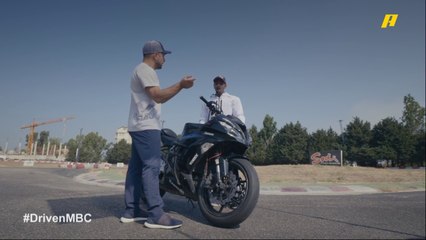 شادي الظاهري في استعراض مثير للدراجات النارية على دريفن