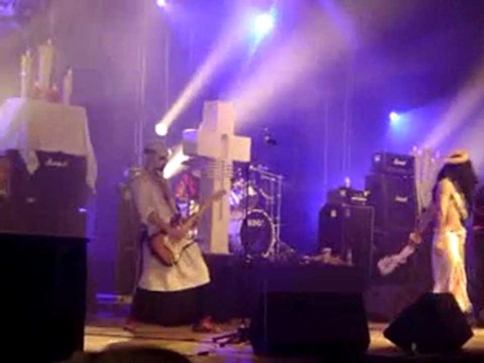 Banane Metalik - Marche Macabre