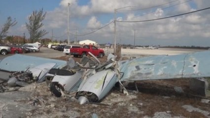 Miles de personas viven una "odisea" para escapar de Bahamas tras Dorian