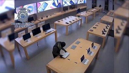 Operación policial contra una banda de aluniceros que robaba en tien de telefonía