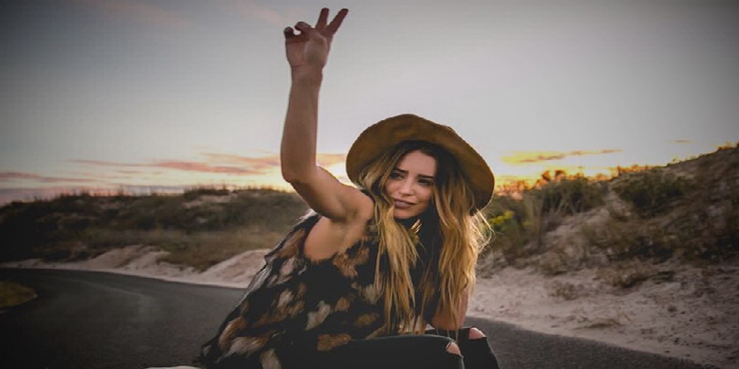 Muere en un aparatoso accidente de coche la popular cantante de country Kylie Rae Harris
