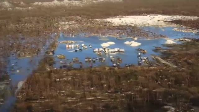 Los equipos de rescate peinan Bahamas en busca de supervivientes tras el paso de Dorian