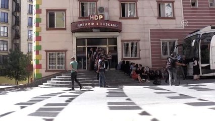 HDP İl binası önünde eylem yapan aile tehdit edildiğini iddia etti