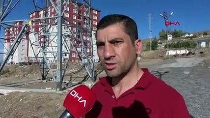 Yüksek gerilim hattı direğine salıncak kurdular