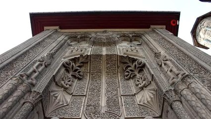 Orta Asya çadır geleneğinin örneği: 'İnce Minareli Medrese'