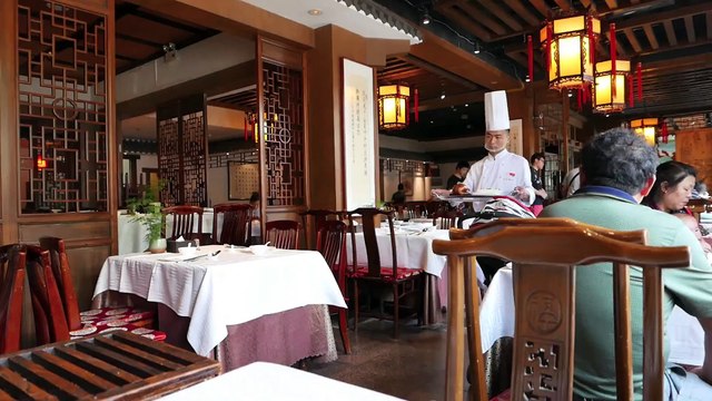 Delicious Chinese food - Beijing Roast Duck I am so hungry!