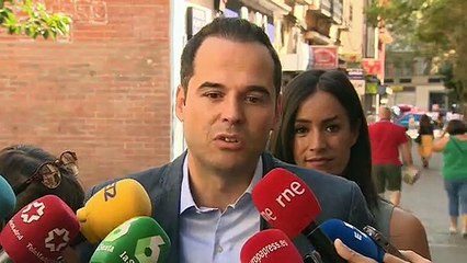 Aguado exige a Sánchez que deje de "hacer el paripé"