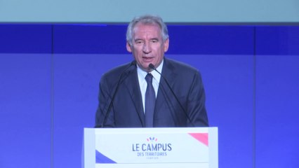 Municipales : "L'essentiel c'est la légitimité locale" insiste Bayrou