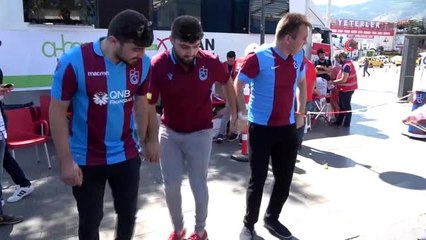 Önce horon teptiler sonra kan verdiler