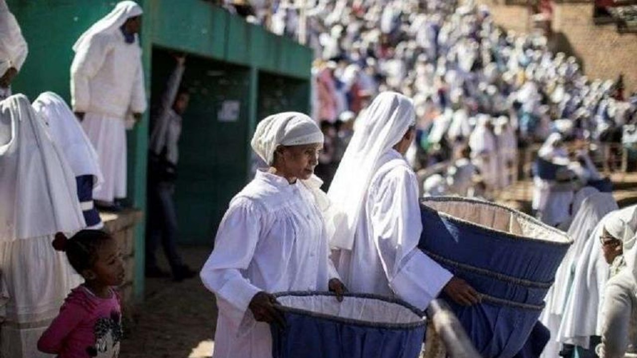 Madagascar : les églises évangéliques, concurrentes directes des "églises traditionnelles"