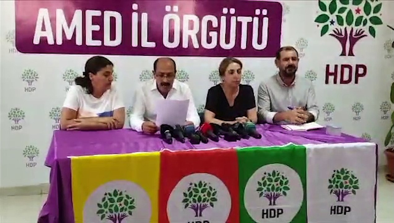 HDP'den çocuklarının kaçırıldığını söyleyen ann...