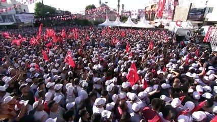 Cumhurbaşkanı Erdoğan: 'Birileri devraldıkları altyapı, üstyapı ve sosyal destek hizmetleri için kullandığı araçlarını israf diye sergiliyor'