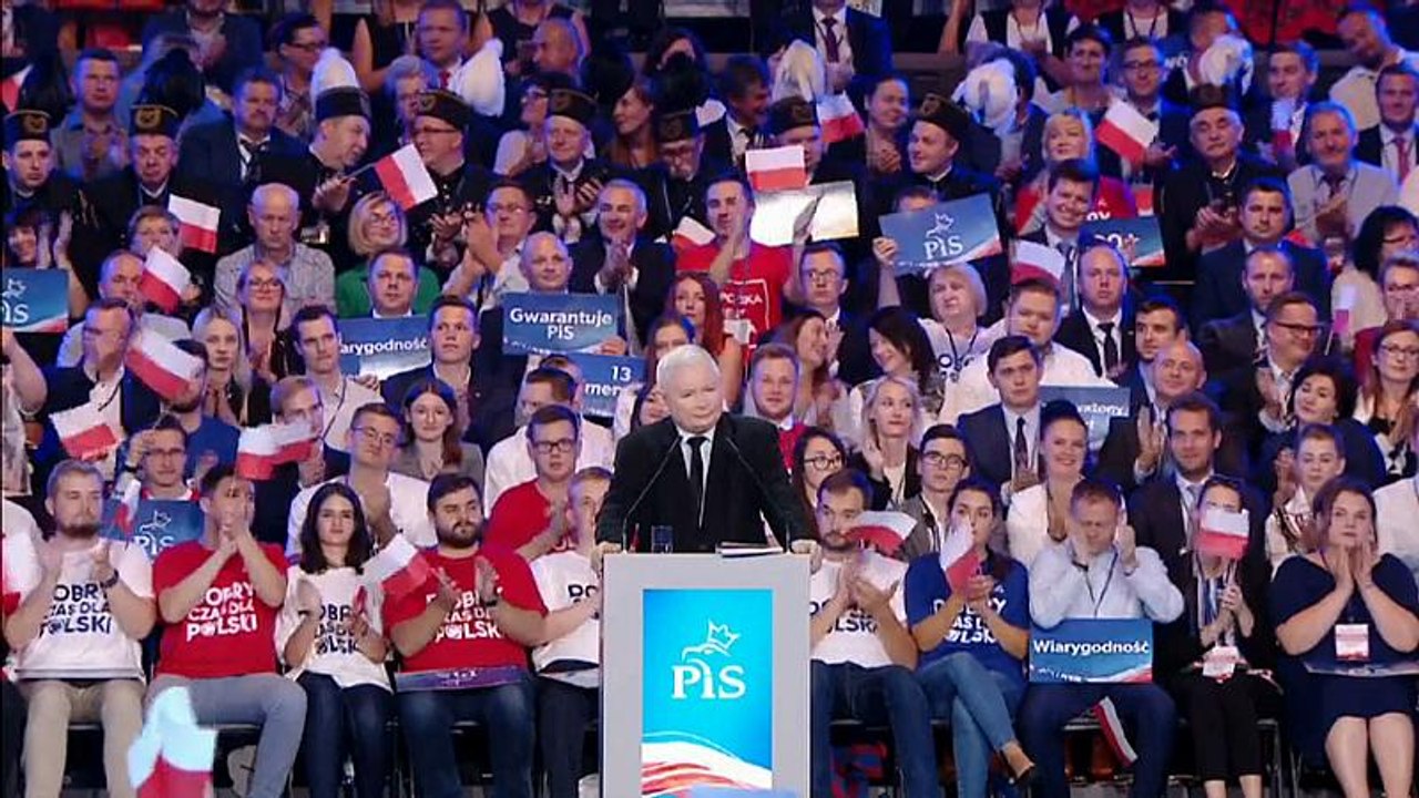 Vor der Wahl: Polens Regierung verspricht 700 Euro Mindestlohn