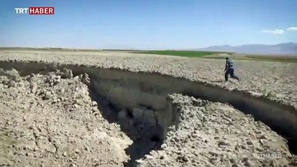 Konya'da yeni obruk vatandaşları korkuttu