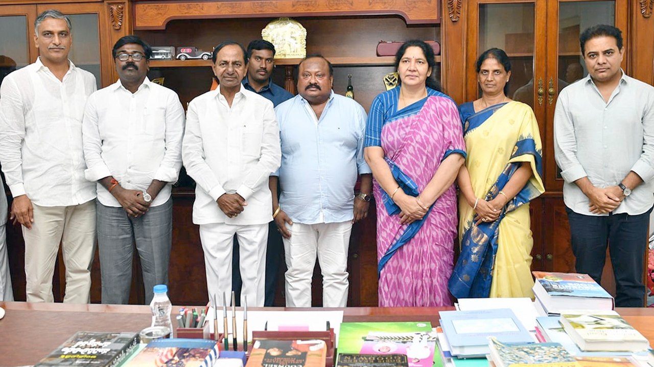 కొత్త మంత్రులకు శాఖలు కేటాయించిన సీఎం కేసీఆర్ | Telangana Govt Allocated Portfolios To New Ministers