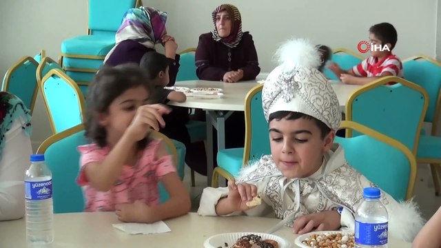 - İzmirli ev hanımları Tatvanlı çocuklar için toplu sünnet şöleni düzenledi