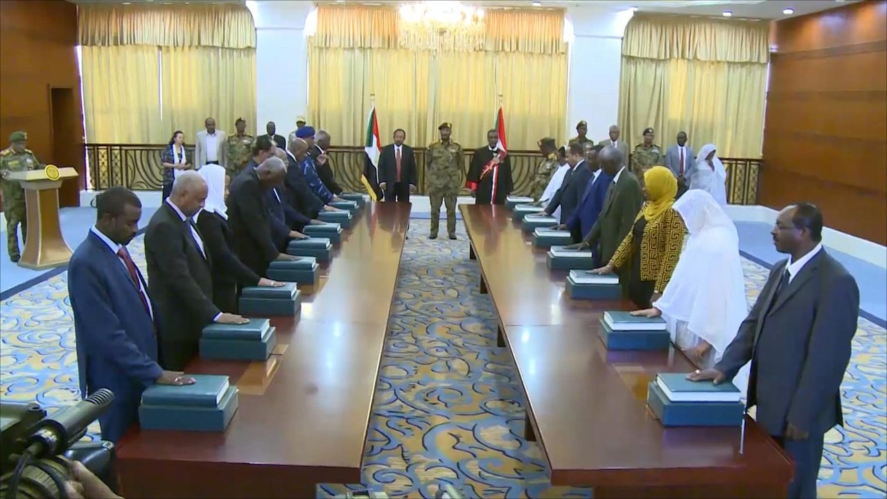 الحكومة الانتقالية السودانية تؤدي اليمين الدستورية