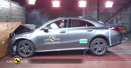 VÍDEO: Descubre cómo es de seguro el Mercedes CLA 2019