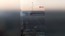 Rusya'da yolcu uçağının motoru kalkışa hazırlanırken alev aldı