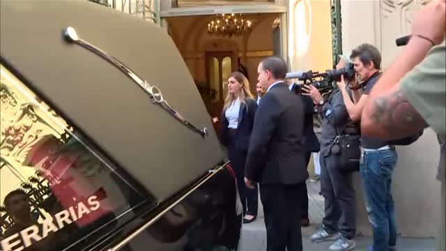 El féretro de Camilo Sesto ya se encuentra en la sede de la SGAE