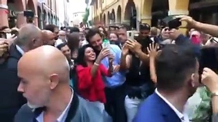 Salvini accolto a Cento (Ferrara): "Agli insulti rispondiamo con l'entusiasmo" (09.09.19)