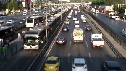 İstanbul’da yeni eğitim öğretim yılının ilk gününde trafikte yoğunluk