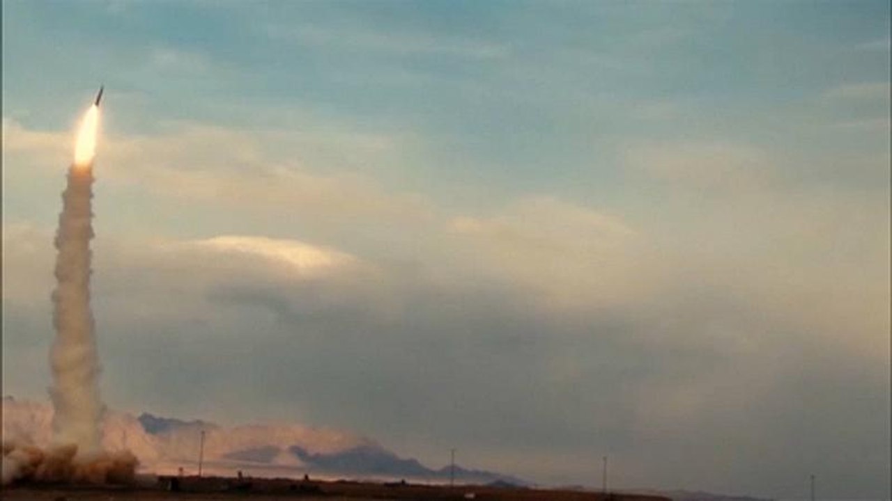 Atomenergiebehörde findet Uran in Teheran und Iran stärkt sein Raketenprogramm