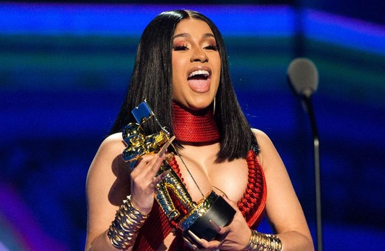 Cardi B assume avoir fait de la chirurgie esthétique et recadre ses détracteurs