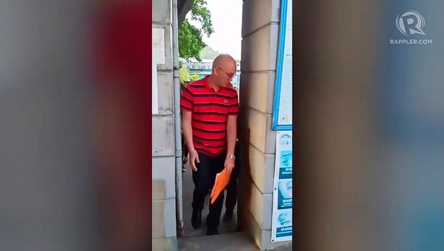 Ex-mayor Carlwyn Baldo leaves Legazpi City jail