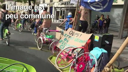 Des naturistes écolos roulent pour le climat dans Paris