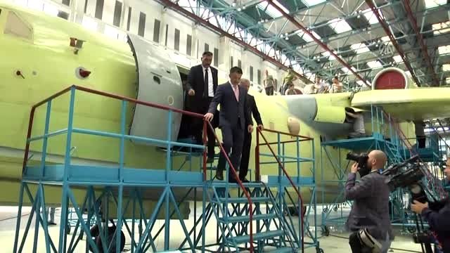 Pakdemirli, yangın söndürme uçağı fabrikasını ziyaret etti