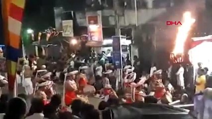 Sri lanka'da filler kalabalığın arasına daldı 17 yaralı