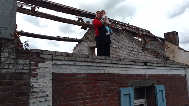 Wasmes. Deborah et ses enfants n'ont plus de toit. Vidéo Eric GHISLAIN