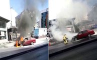 Patlamaların yaşandığı aracı yangın tüpüyle söndürmeye çalıştı