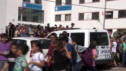 Sınıfın asma tavanındaki kartonpiyer öğrencinin üzerine düştü