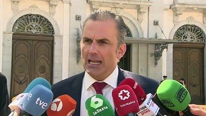 Vox acusa a PP y C's de impulsar "políticas de la izquierda" que "criminalizan" al hombre