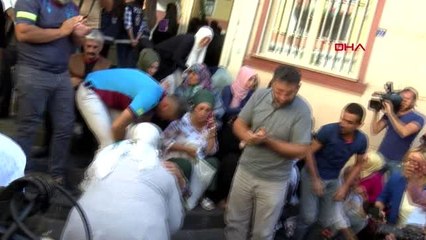 Diyarbakır hdp önündeki eylemde 7'nci gün; çocuklarını isteyen aile sayısı 18'e çıktı-ek