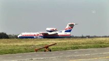 Tarım ve Orman Bakanı Bekir Pakdemirli, Rus yangın uçağını test etti
