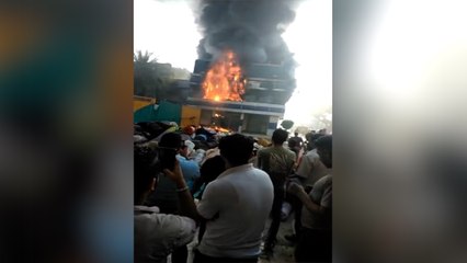 اللقطات الأولى لحريق وكالة البلح