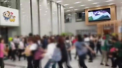 톨게이트 노조원 200여 명, 도로공사 본사 점거 농성 / YTN