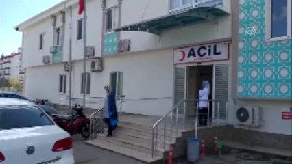 Erkek hemşire darbedildi