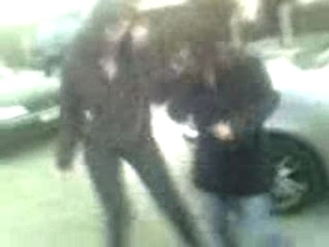 Margot et laura danse sur hey mama!